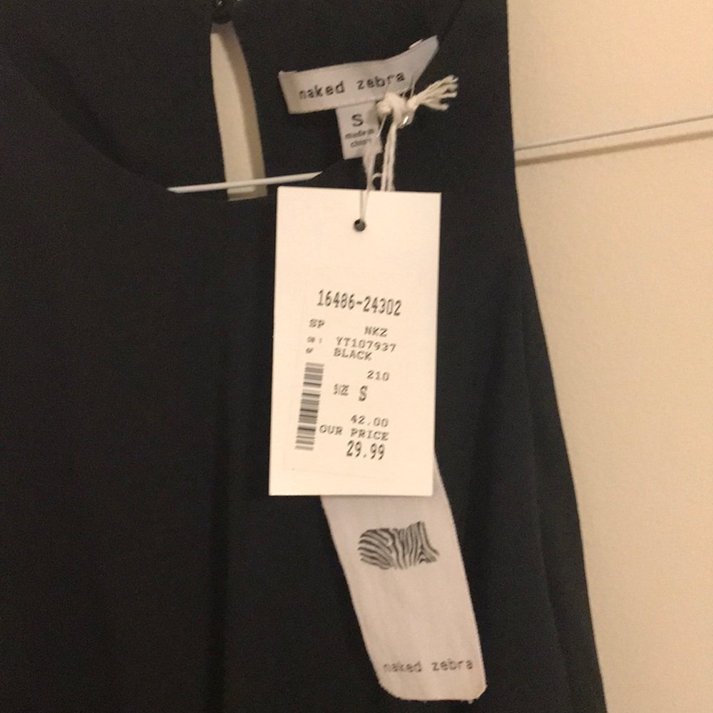 NWT Naked Zebra Black Tiered Sleeveless Blouse - Picture 2 of 2